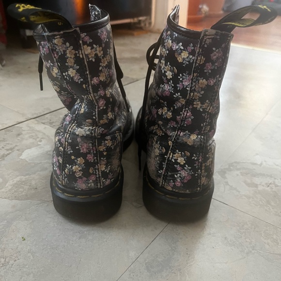 Doc Martin, leather, floral boots size 7 - Picture 6 of 8